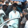 rajinikanth-creates-a-rage-at-kaala-shooting-spot-in-mumbai-photos-pictures-stills-1.jpg